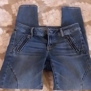 American Eagle blue jeans